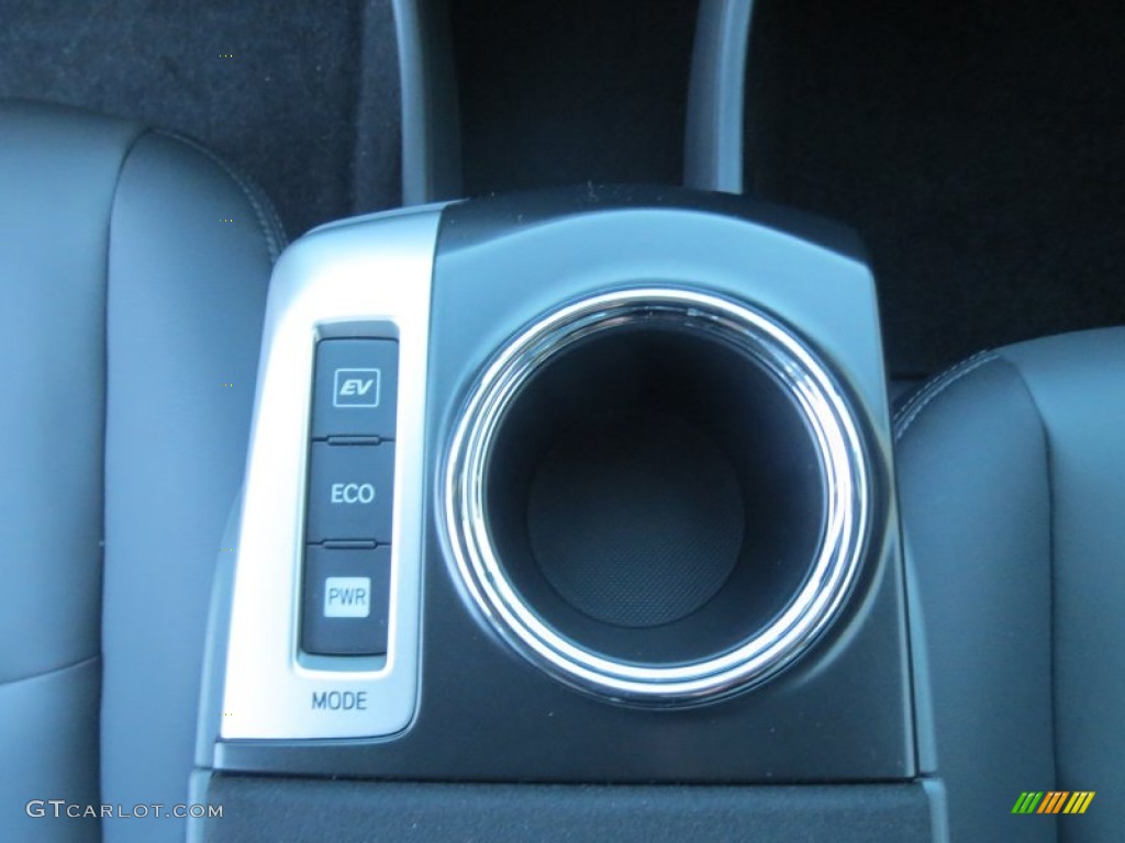 2013 Prius v Five Hybrid - Magnetic Gray Metallic / Dark Gray photo #30