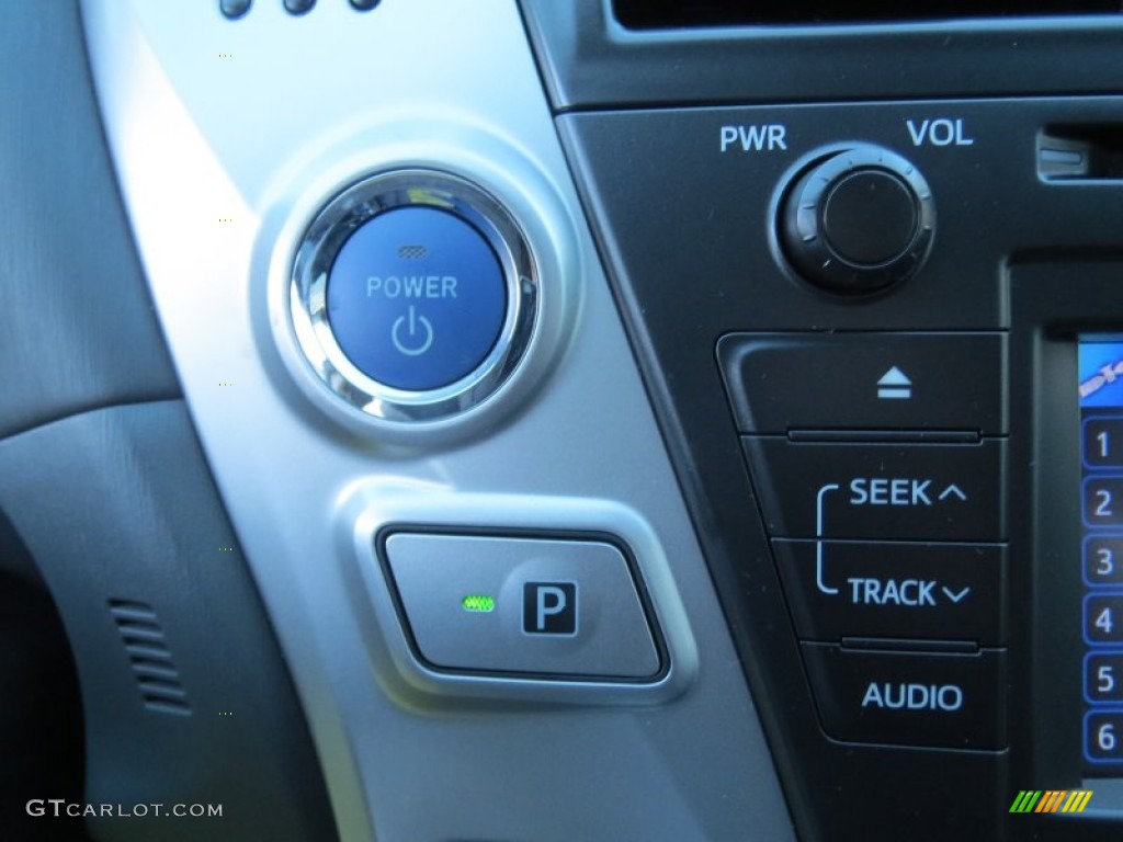 2013 Prius v Five Hybrid - Magnetic Gray Metallic / Dark Gray photo #32