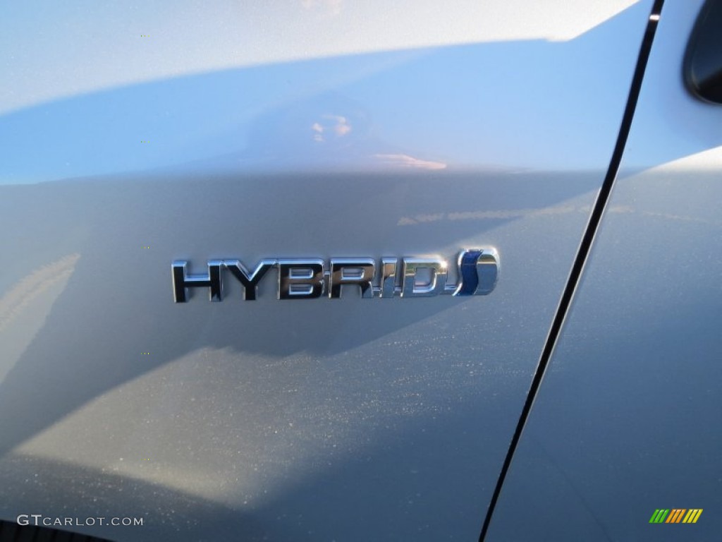 2013 Toyota Prius v Five Hybrid Marks and Logos Photo #76093190