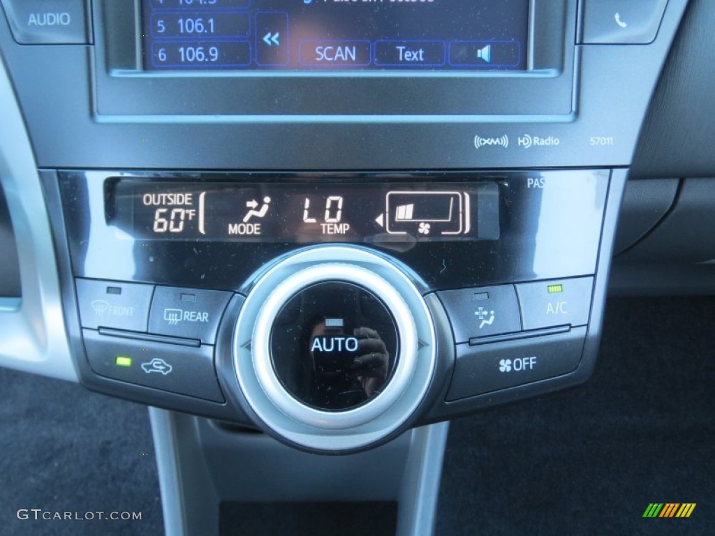 2013 Toyota Prius v Five Hybrid Controls Photo #76093481