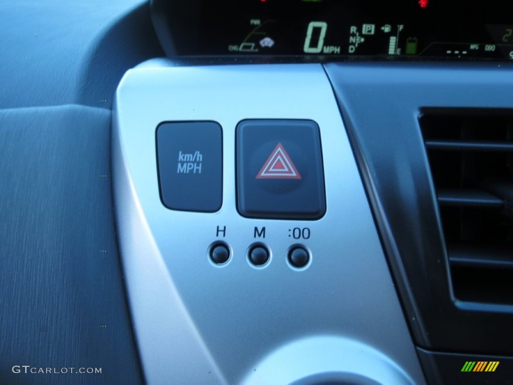 2013 Toyota Prius v Five Hybrid Controls Photo #76093496