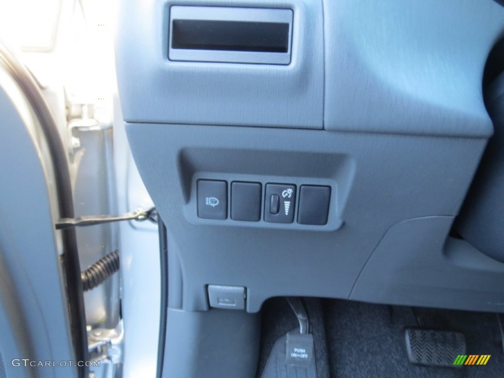 2013 Toyota Prius v Five Hybrid Controls Photo #76093556