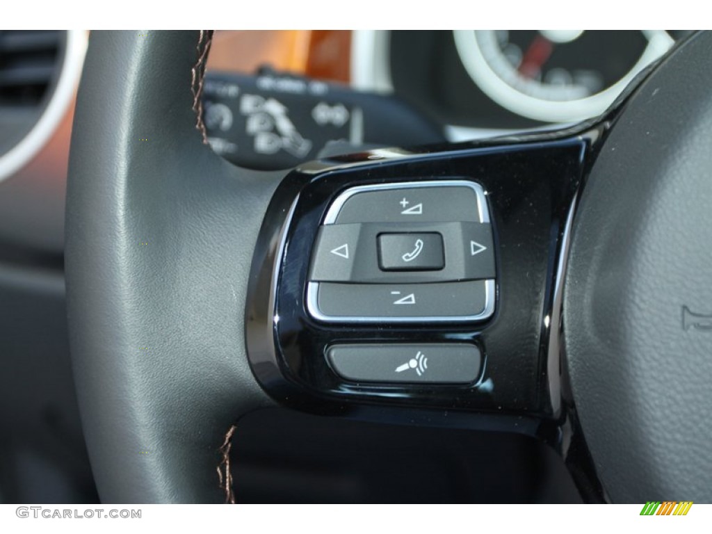 2013 Volkswagen Beetle Turbo Fender Edition Controls Photo #76094770