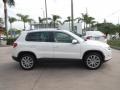 Candy White - Tiguan SE Photo No. 6