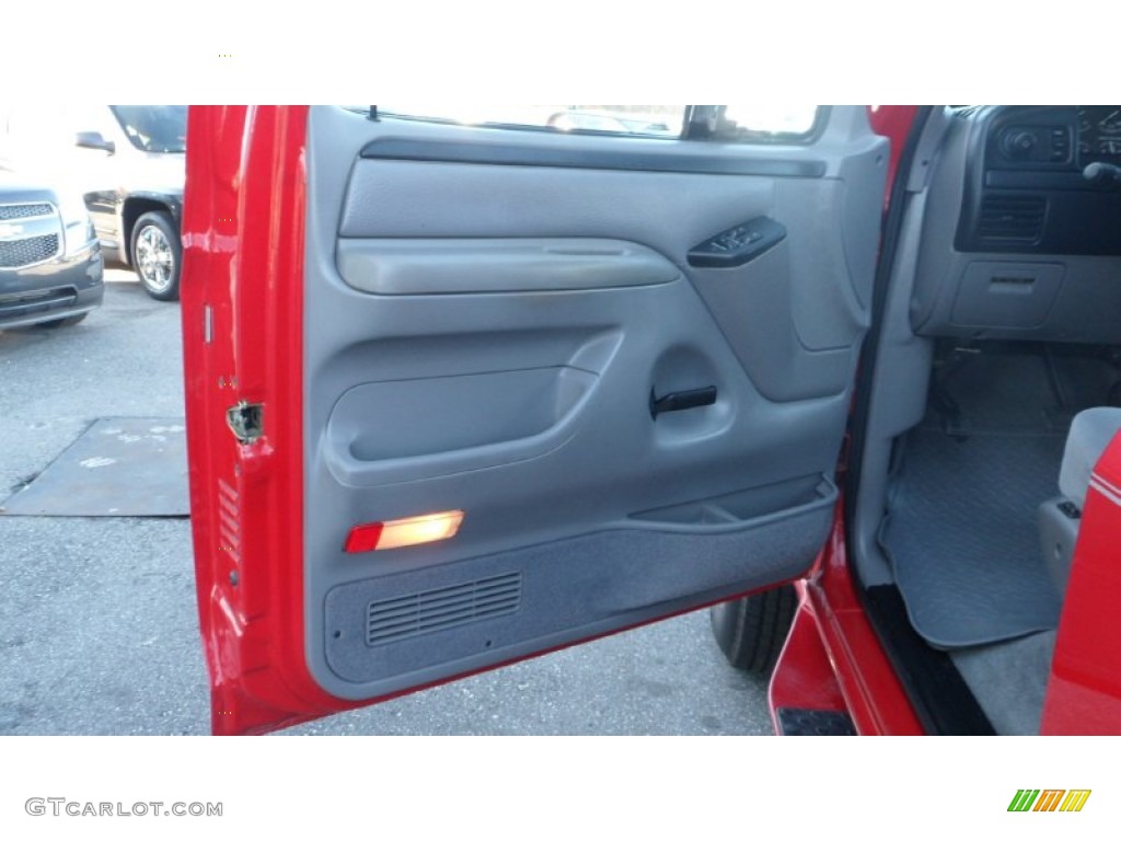 1997 F250 XLT Extended Cab 4x4 - Bright Red / Medium Graphite photo #14