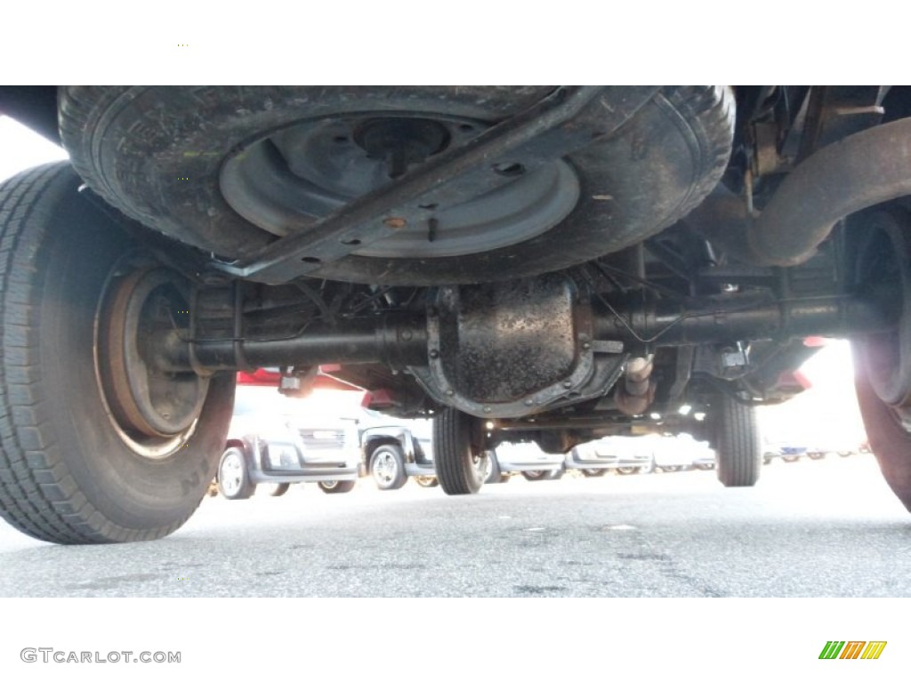 1997 Ford F250 XLT Extended Cab 4x4 Undercarriage Photo #76101422