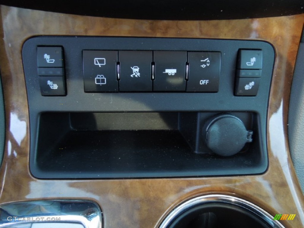 2008 Buick Enclave CXL Controls Photo #76102117