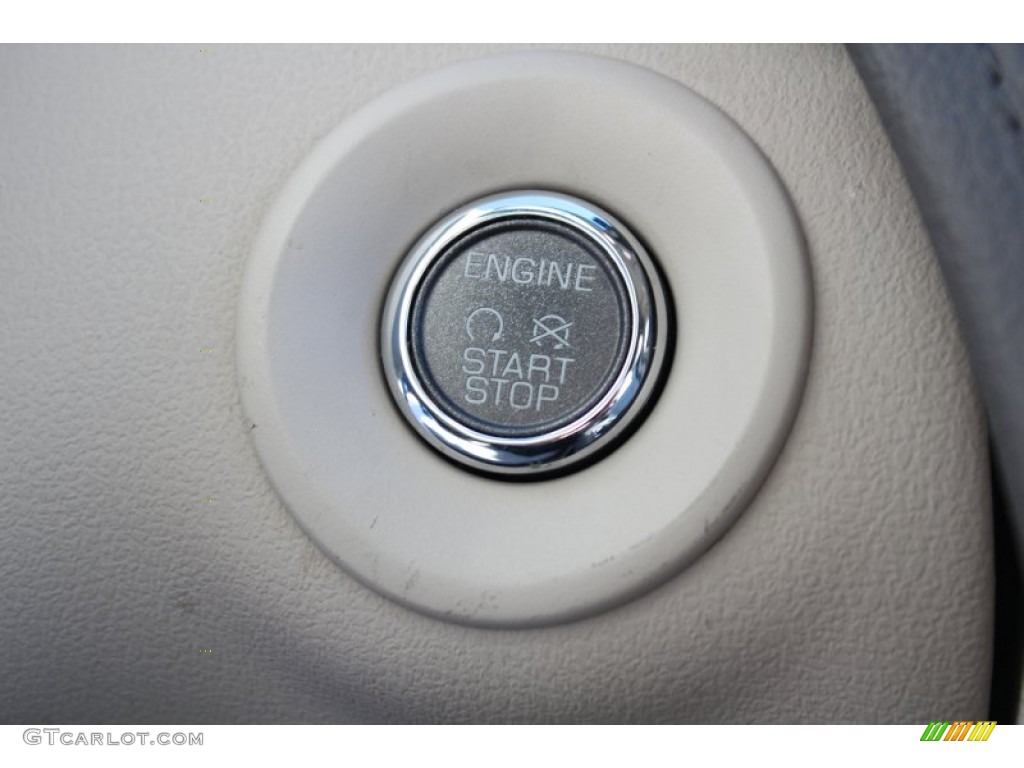 2011 Lincoln MKT FWD Controls Photos