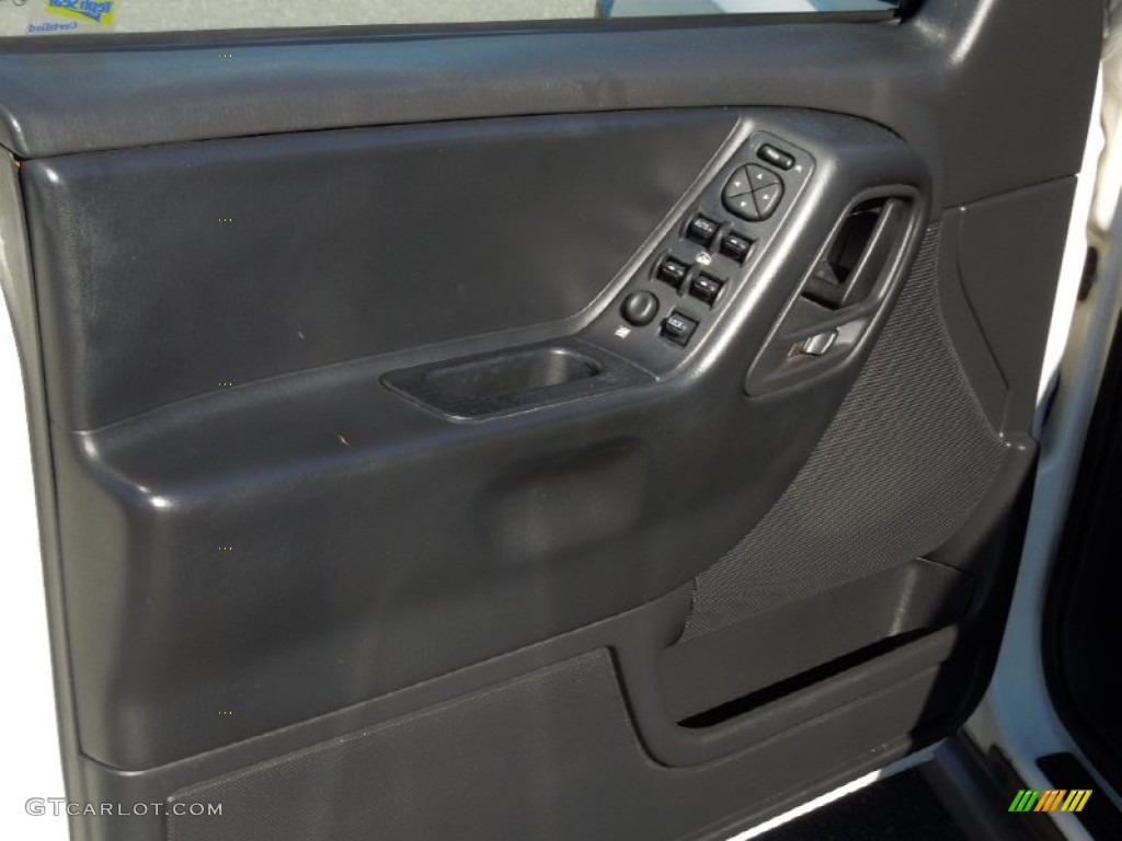 2004 Grand Cherokee Laredo - Stone White / Dark Slate Gray photo #11