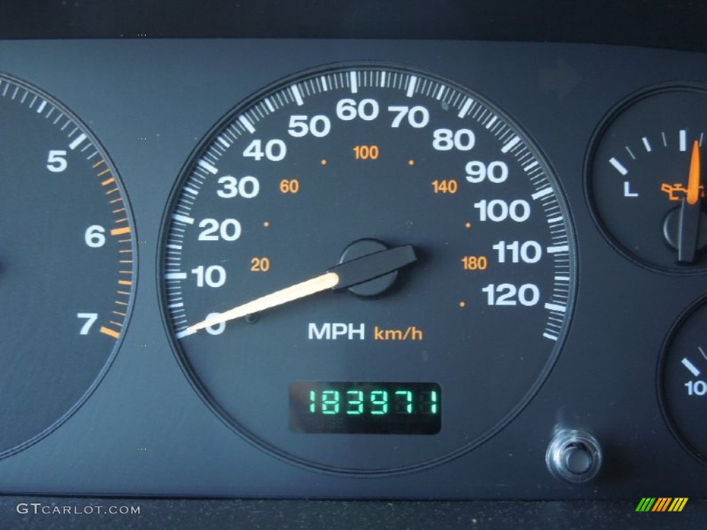 2004 Grand Cherokee Laredo - Stone White / Dark Slate Gray photo #17