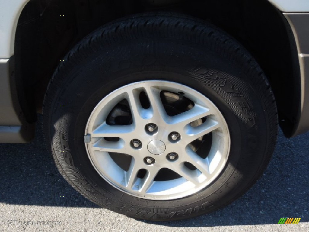 2004 Grand Cherokee Laredo - Stone White / Dark Slate Gray photo #23