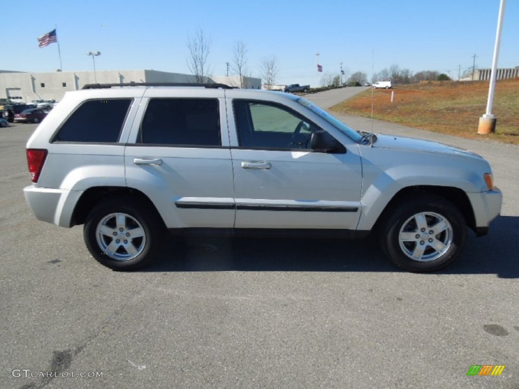 Bright Silver Metallic 2007 Jeep Grand Cherokee Laredo Exterior Photo #76107143
