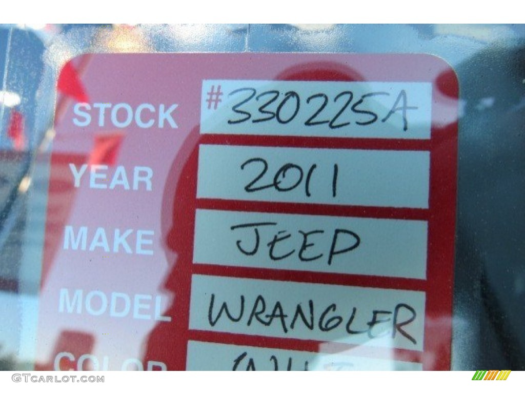 2011 Wrangler Sport 4x4 - Bright White / Black photo #17
