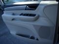 2009 Mercury Sliver Metallic Volkswagen Routan SEL  photo #16