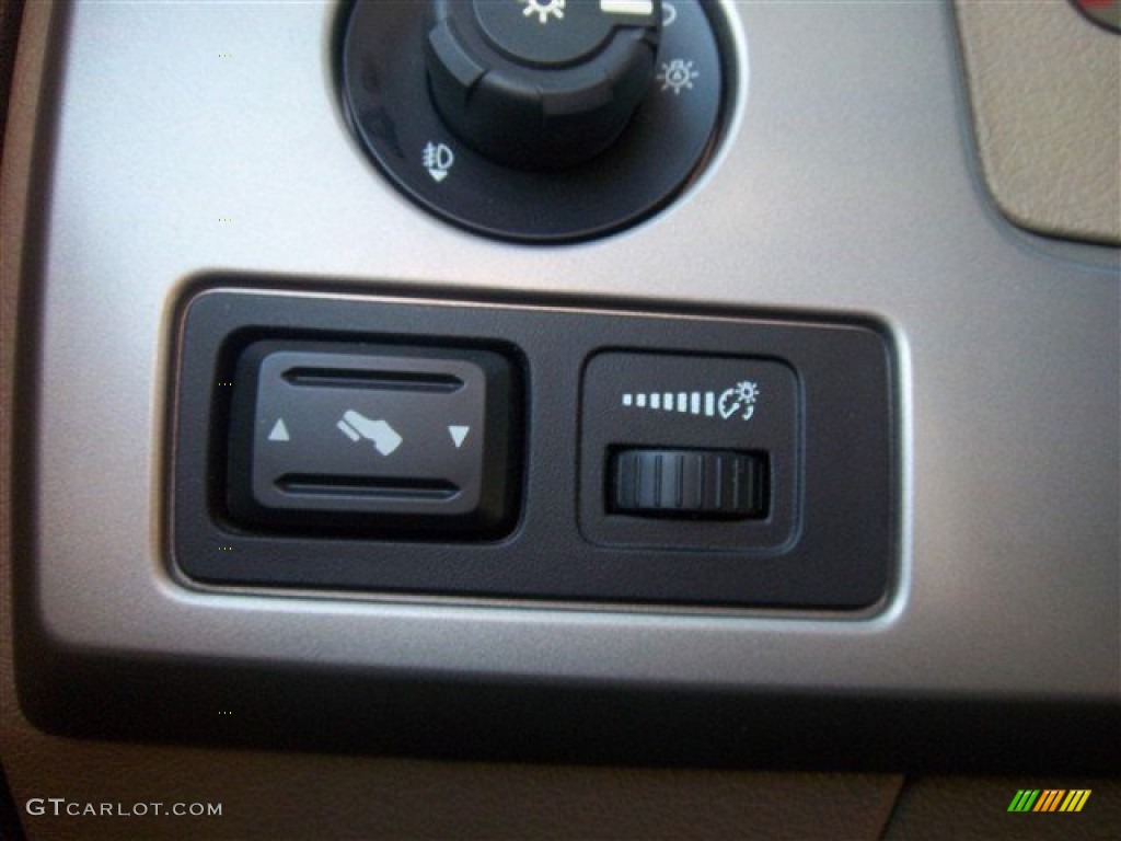 2010 F150 Lariat SuperCrew - Red Candy Metallic / Tan photo #29