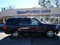 Black Clearcoat 2005 Lincoln Navigator Luxury