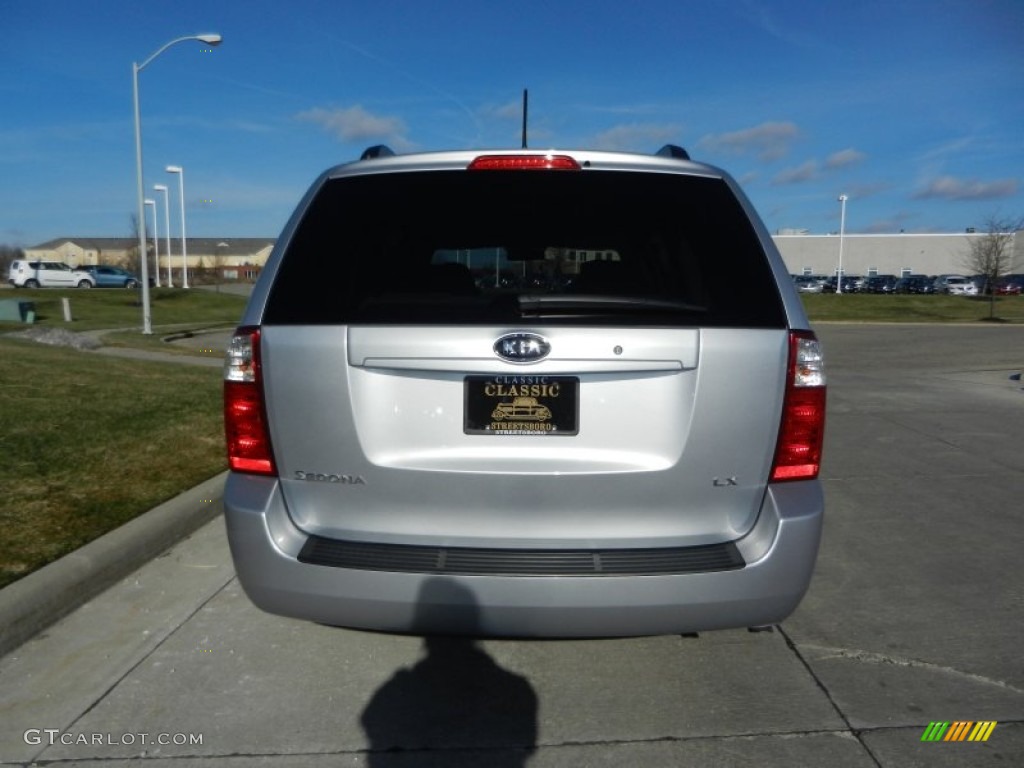 2009 Sedona LX - Clear Silver / Gray photo #4