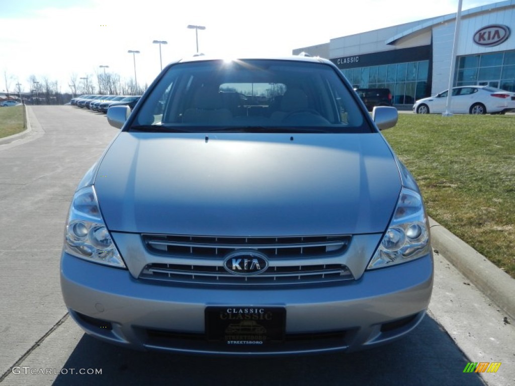 2009 Sedona LX - Clear Silver / Gray photo #8