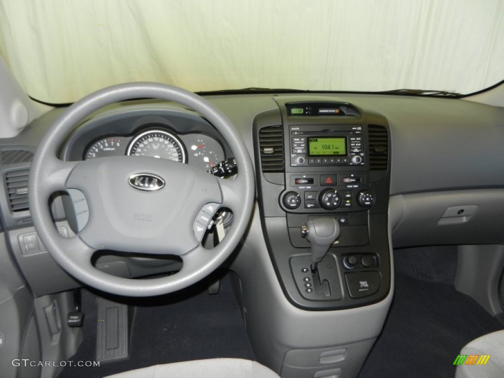 2009 Sedona LX - Clear Silver / Gray photo #11