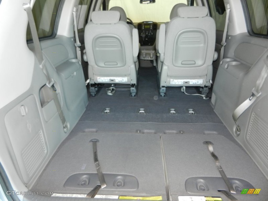 2009 Sedona LX - Clear Silver / Gray photo #18