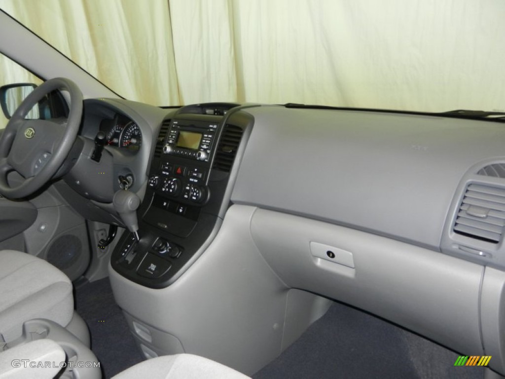 2009 Sedona LX - Clear Silver / Gray photo #19