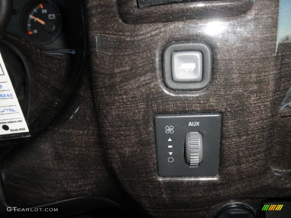 2004 Chevrolet Express 1500 Passenger Conversion Van Controls Photo #76117724