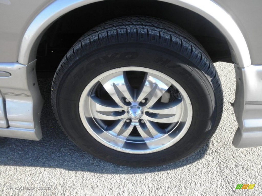 2004 Chevrolet Express 1500 Passenger Conversion Van Wheel Photos