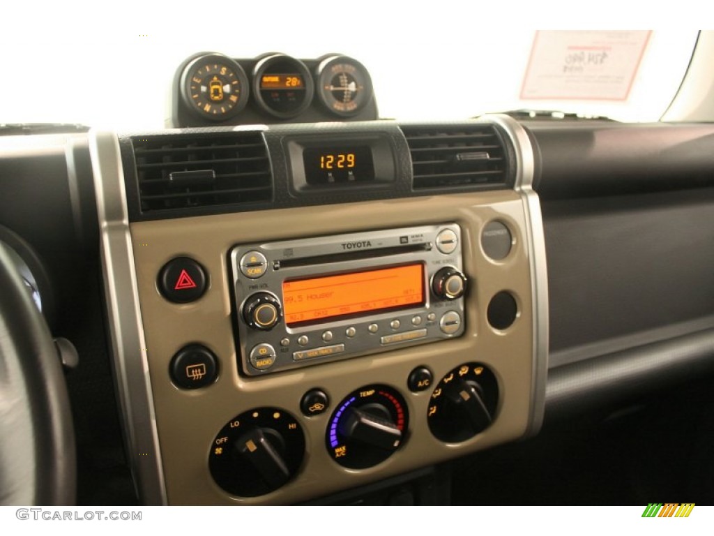 2011 Toyota FJ Cruiser 4WD Audio System Photo #76118732