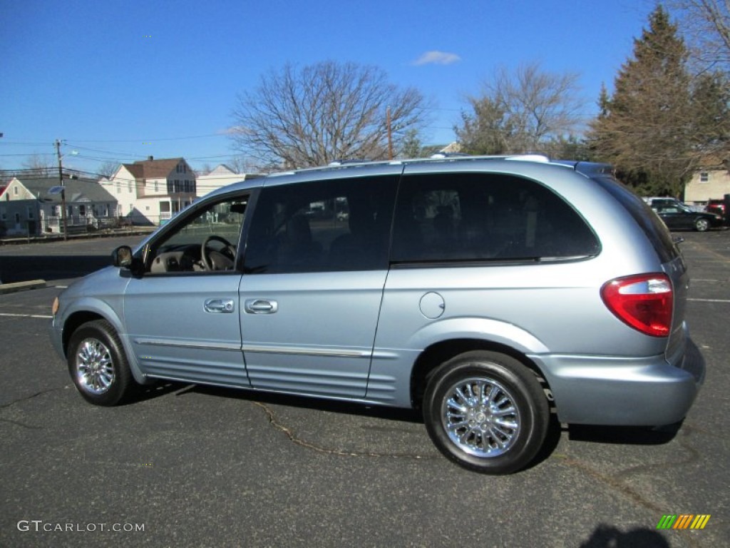 2003 Town & Country Limited - Butane Blue Pearl / Taupe photo #4