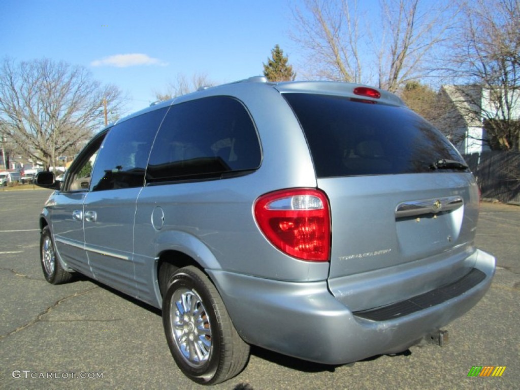 2003 Town & Country Limited - Butane Blue Pearl / Taupe photo #5