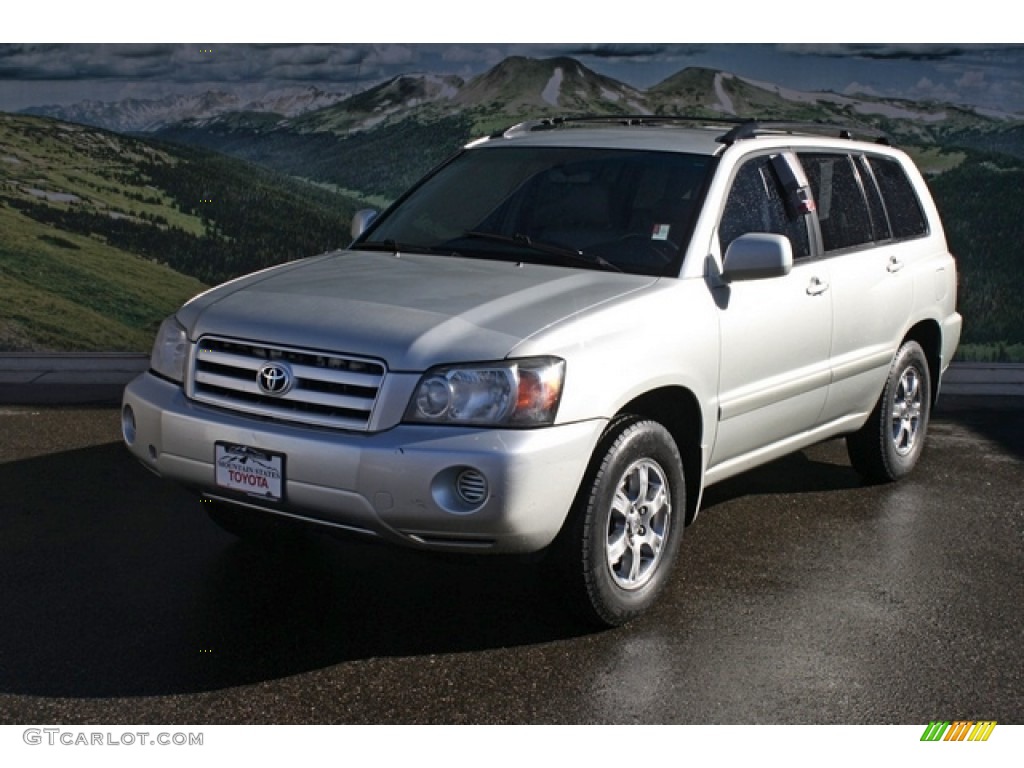 2004 Highlander V6 4WD - Millenium Silver Metallic / Ash photo #5