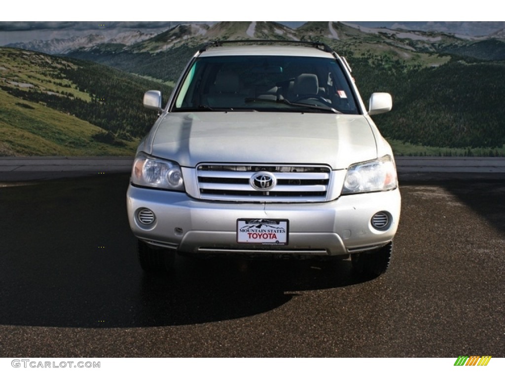 2004 Highlander V6 4WD - Millenium Silver Metallic / Ash photo #7