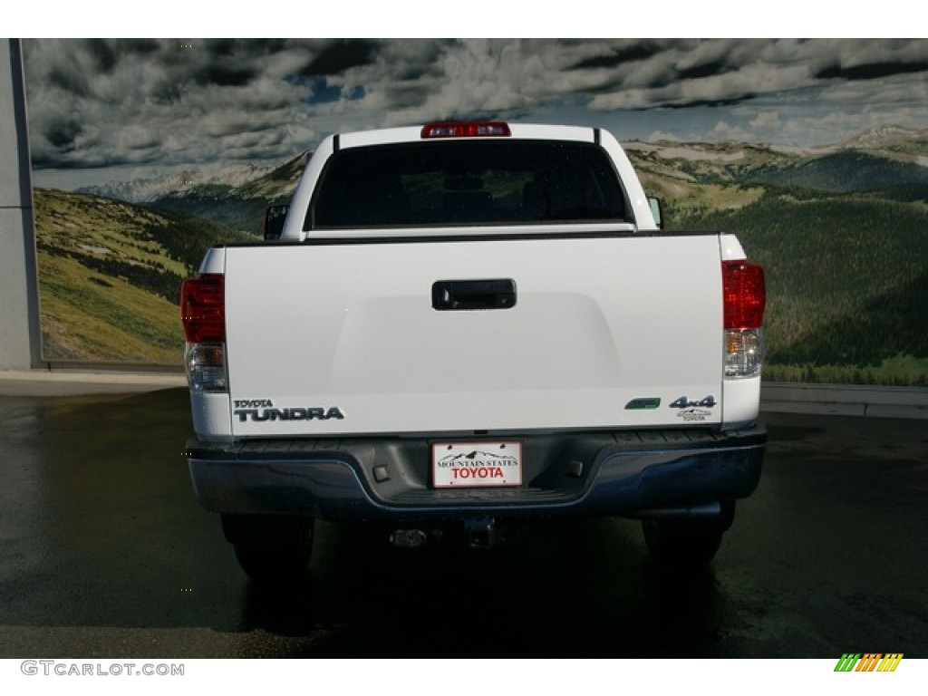 2013 Tundra SR5 CrewMax 4x4 - Super White / Graphite photo #4