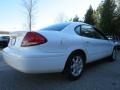 Vibrant White - Taurus SEL Photo No. 3