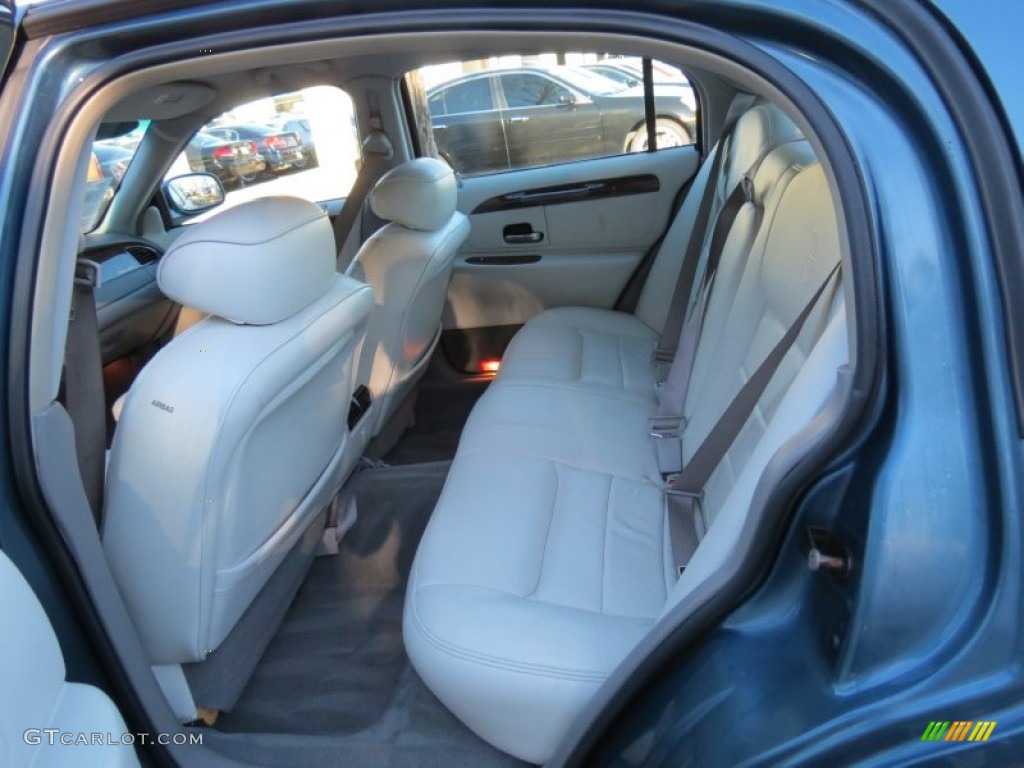 2001 Town Car Executive - Aqua Blue / Light Graphite photo #7