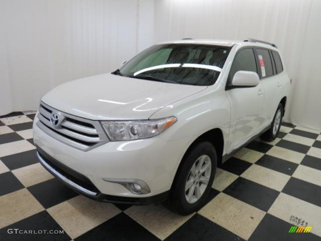 Blizzard White Pearl 2013 Toyota Highlander Standard Highlander Model Exterior Photo #76125914