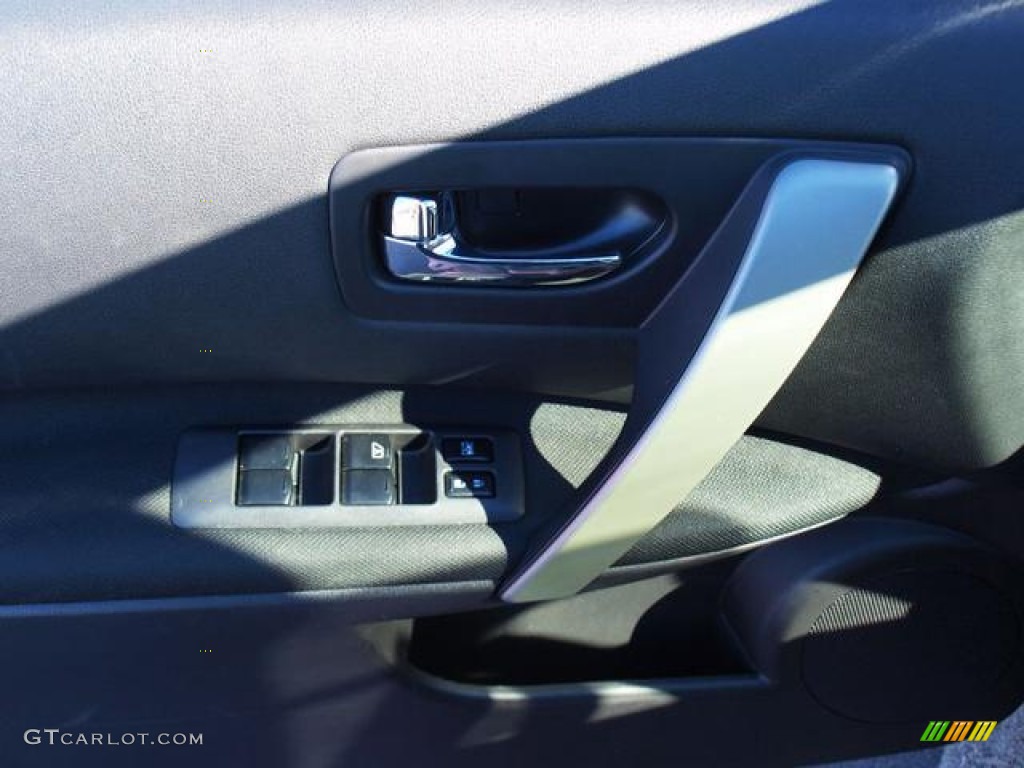 2011 Rogue SV AWD - Platinum Graphite / Black photo #15