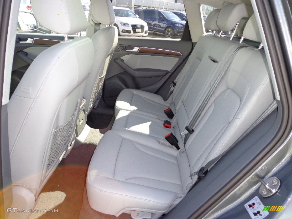 2013 Audi Q5 2.0 TFSI quattro Rear Seat Photo #76131683