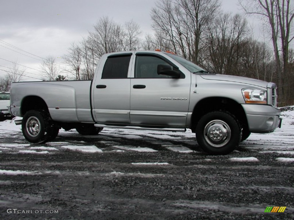 2006 Ram 3500 SLT Quad Cab 4x4 Dually - Mineral Gray Metallic / Medium Slate Gray photo #17