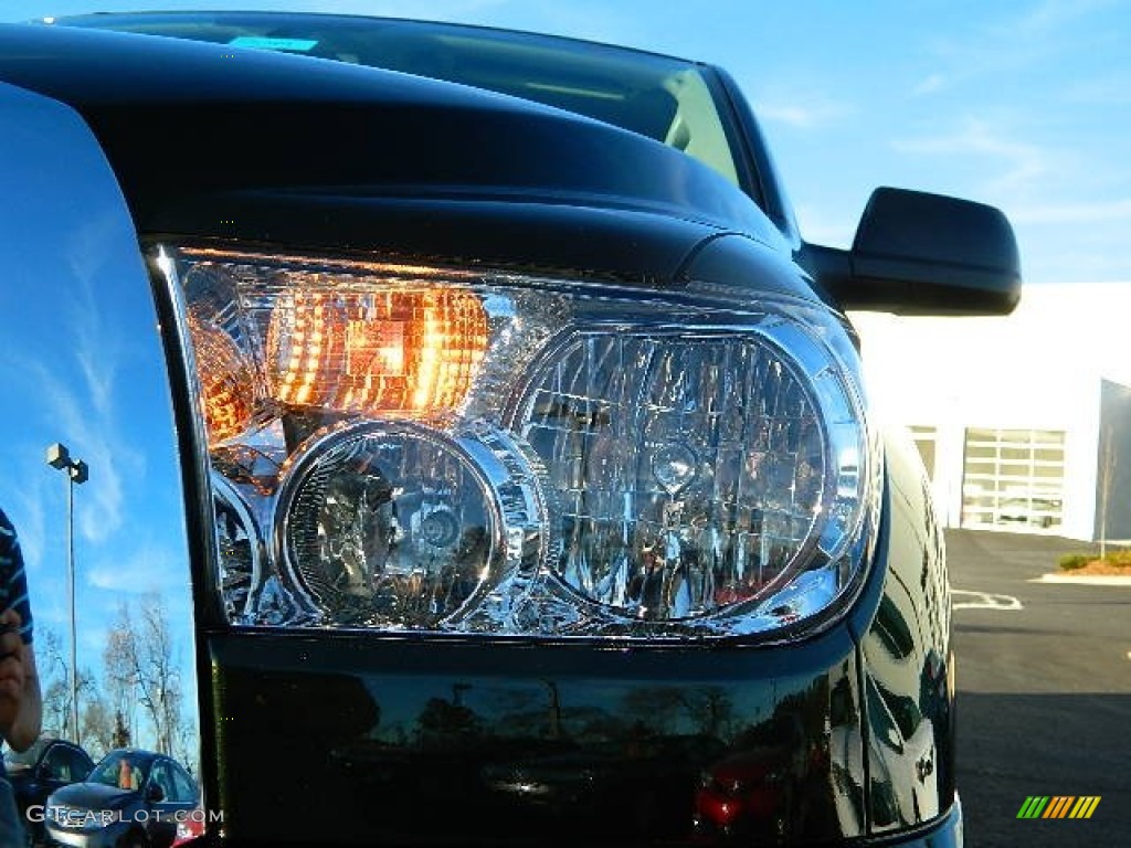 2013 Tundra CrewMax - Spruce Green Mica / Graphite photo #9