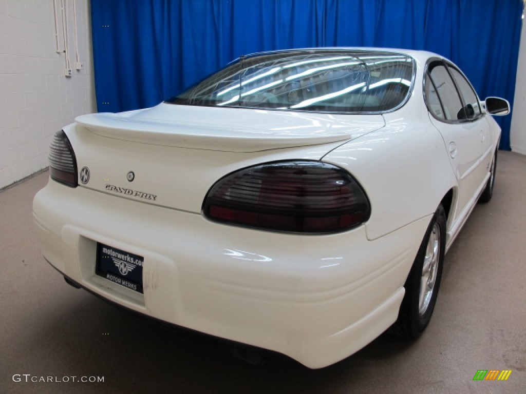 2002 Grand Prix GTP Sedan - Ivory White / Graphite photo #7