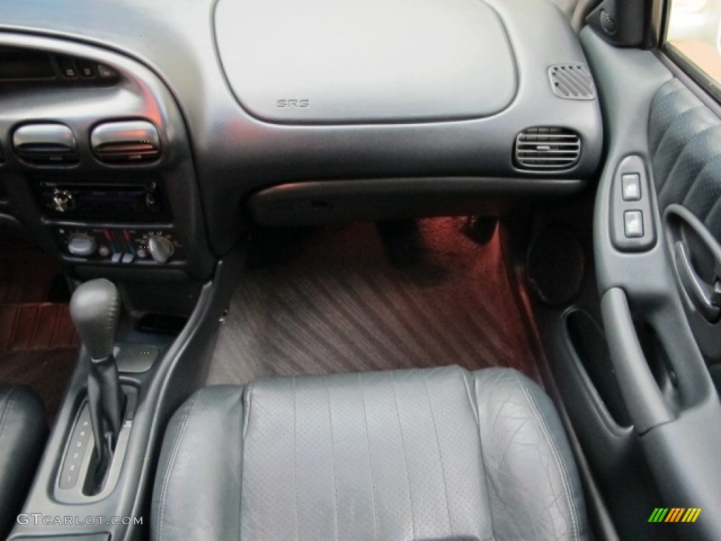 2002 Pontiac Grand Prix GTP Sedan Graphite Dashboard Photo #76144457