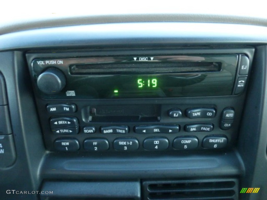 2002 Ford Explorer XLT 4x4 Audio System Photo #76146888