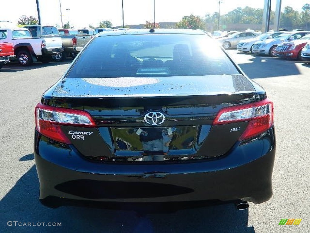 2012 Camry SE - Attitude Black Metallic / Black photo #4