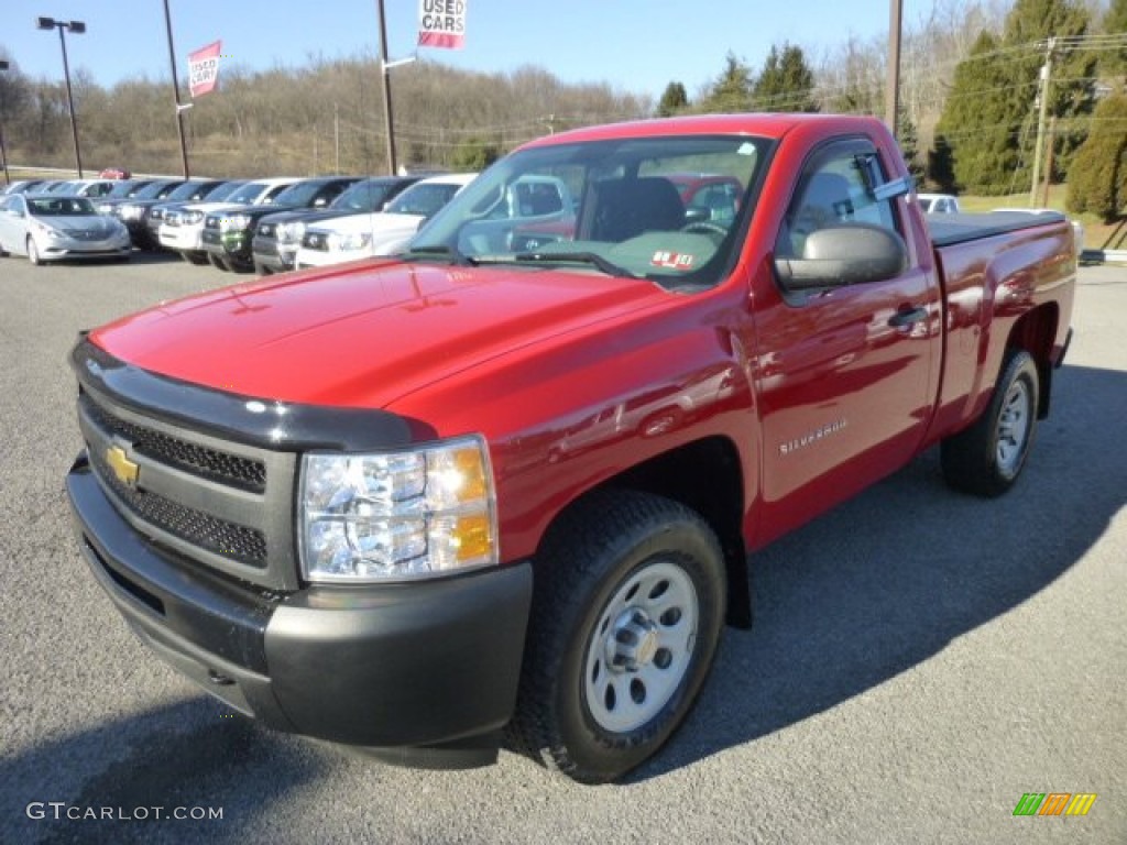 2010 Silverado 1500 Regular Cab 4x4 - Victory Red / Dark Titanium photo #3