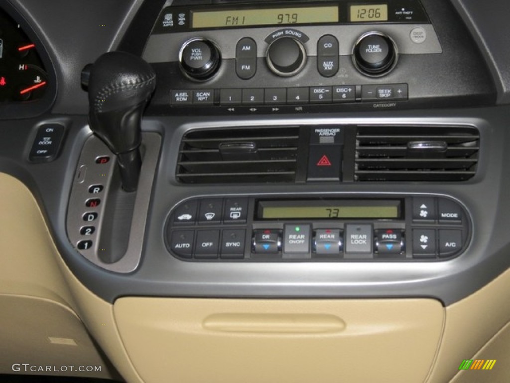 2010 Honda Odyssey EX-L Controls Photo #76153968