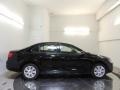 Black - Jetta SE Sedan Photo No. 4