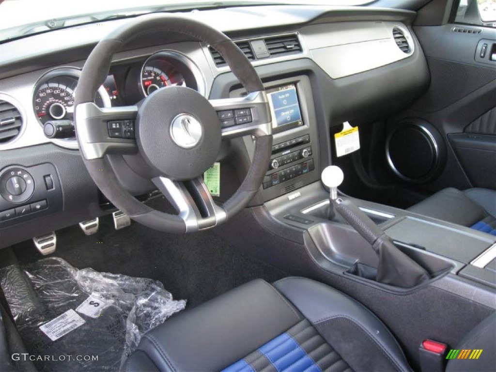 Shelby Charcoal Black/Blue Accent Interior 2013 Ford Mustang Shelby GT500 Coupe Photo #76160405