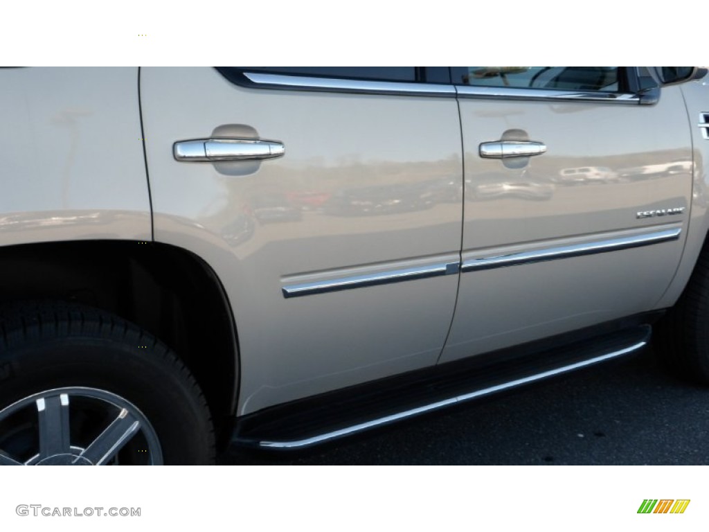 2011 Escalade Luxury AWD - Gold Mist Metallic / Ebony/Ebony photo #25