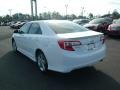 Super White - Camry SE Photo No. 5